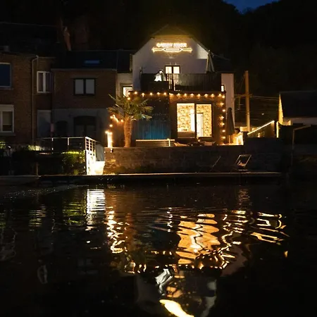 Gatsby River I Apartment