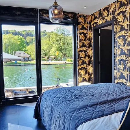 Gatsby River I Apartment