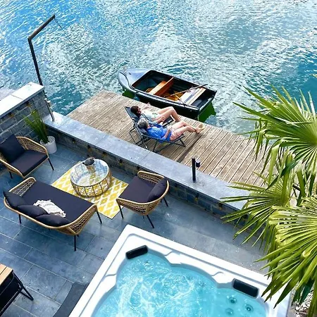 Gatsby River I Apartament *